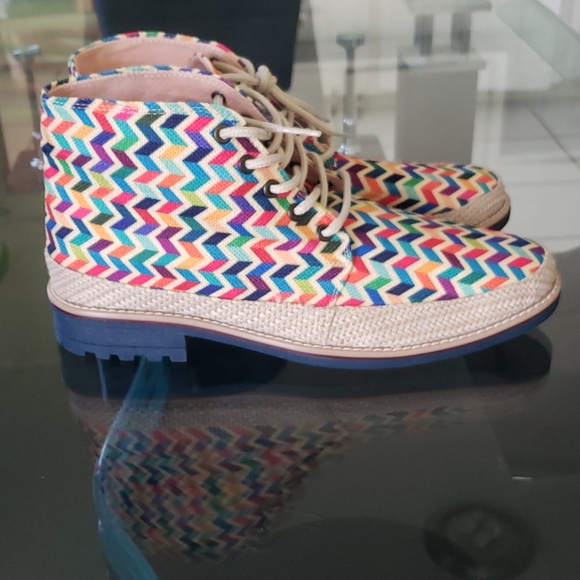 Shoes - Picture 2 of 4